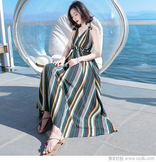 美背露出来 离女神更近一步 美背露出来 离女神更近一步