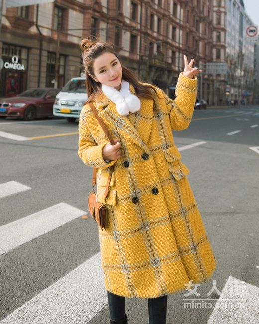 韩国女生秋冬外搭示范,大衣情有独钟